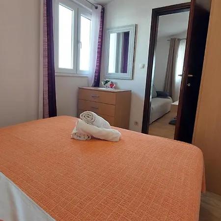 Seaview Apartament *